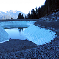 Sistemas geossintéticos de vedação para reservatórios de água: garantir níveis de água constantes