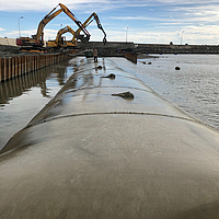 Mangueiras SoilTain totalmente instaladas no porto como proteção costeira e litoral