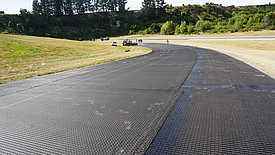 Colocação de HaTelit XP para superfícies de estrada robustas